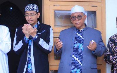 Pemberangkatan Umrah KH. Ahsan Ghozali bersama Agus H. Muhammad Faruq Sekeluarga