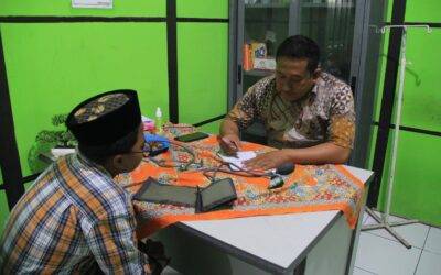 Jelang Haul Masyayikh Langitan ke-55 & 173 Tahun PP. Langitan, Poskestren Langitan Adakan Pengobatan Gratis