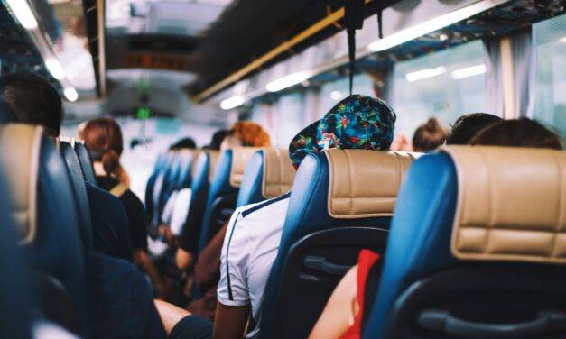 Naik Bus Gratis dalam Perspektif Fikih Muamalah